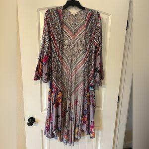 Size large- Umgee Womens Ruffled Long Body Kimono Duster  -Multicolored Print